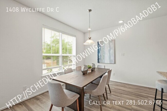 Foto del edificio - AVAILABLE NOW!