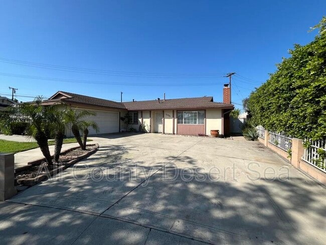 Building Photo - 11751 Emerald St