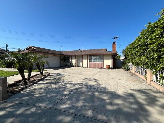 Foto del edificio - 11751 Emerald St