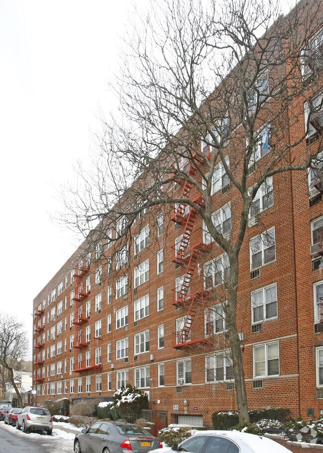 Foto del edificio - 745 E 31st St