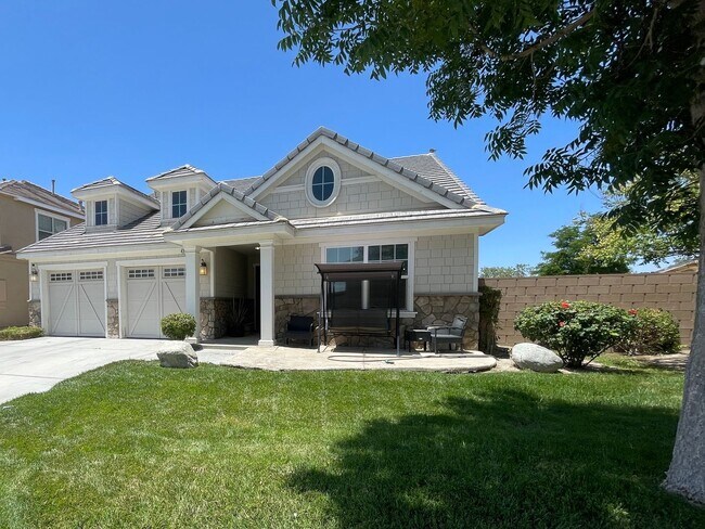 Building Photo - Lancaster 3 Bedroom + 2 Bathroom