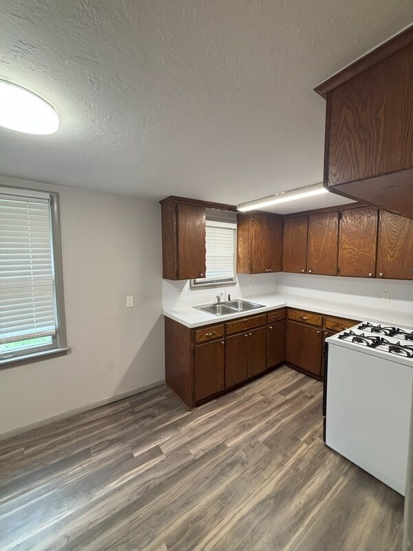 Foto del edificio - 312 W Oakland St