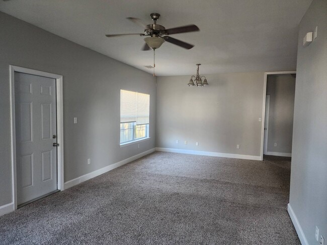 Building Photo - 7 6th Ave