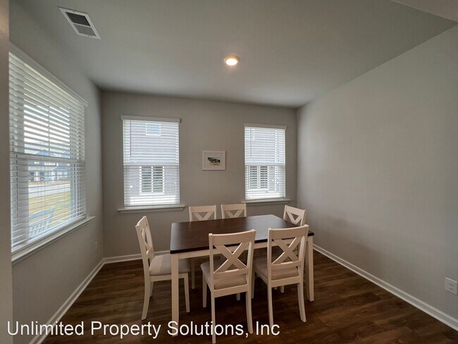 Building Photo - 3 br, 2.5 bath House - 4628 Wildaire Lane