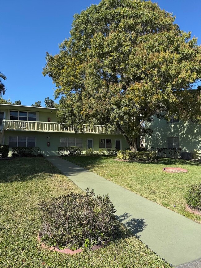 Building Photo - 64 Norwich I