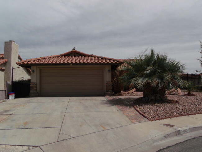 Building Photo - Single Story Home with RV Gate/Fenced Yard