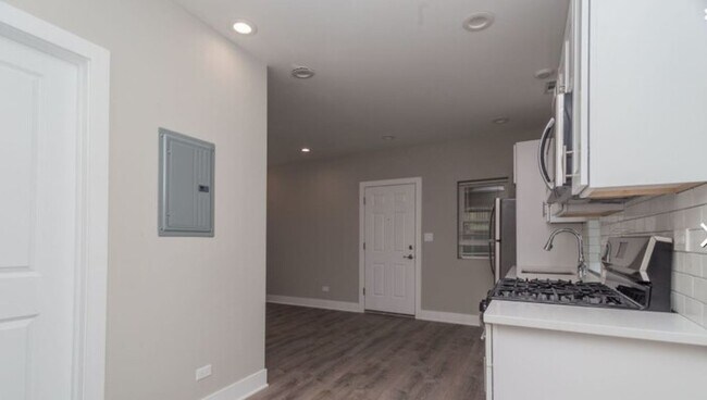 Foto del edificio - 1310 N Bosworth Ave