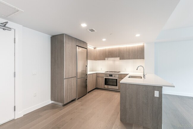 Kitchen - High End Appliances - 1300 22nd St