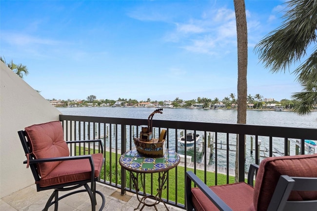 Foto del edificio - 9495 Blind Pass Rd