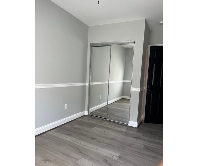 Foto del edificio - 4108 Groveland Ave
