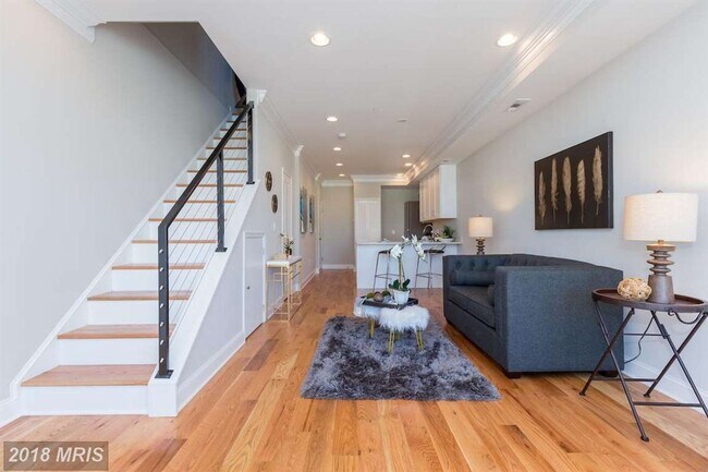 Building Photo - H Street Prime with 1/2 off the first month's rent!