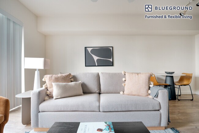 Foto del edificio - 362 Bellevue Way NE