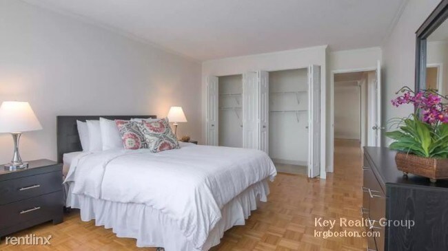 Foto del edificio - 4 Longfellow Pl