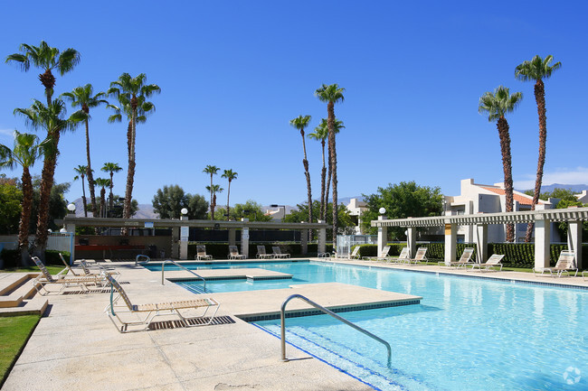 Pool - Ocotillo Place Apartments