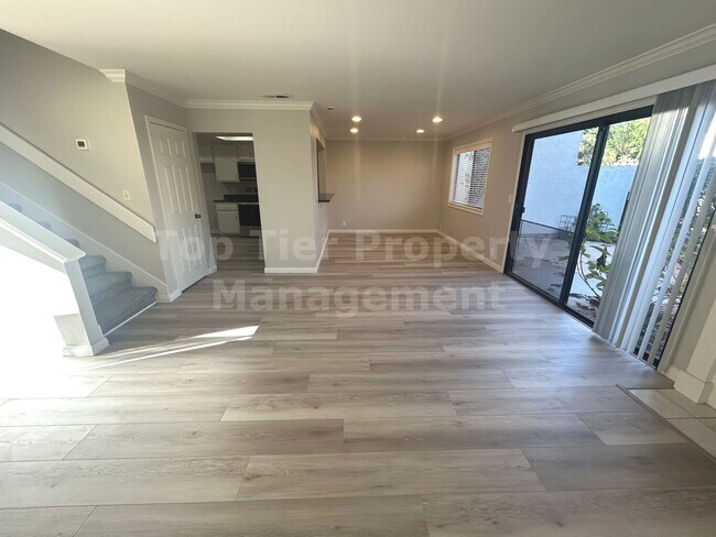 Building Photo - **NEW FLOORING AND REFRIGERATOR - 3 bed / 2.5 bath Townhome in South Carlsbad - Available NOW*****