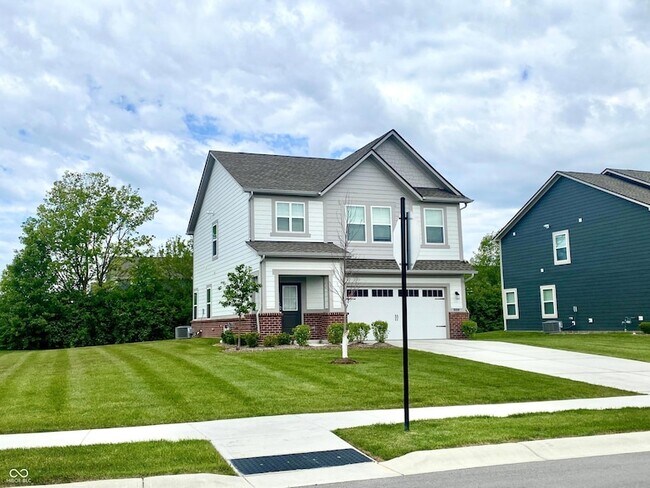 Building Photo - 6200 Redwood Dr
