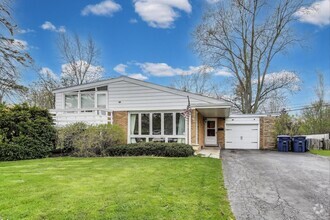 Building Photo - 558 Mallard Ln