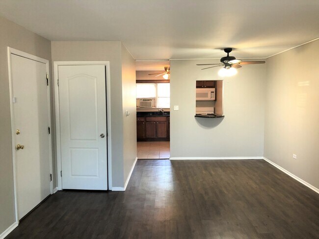 Foto del edificio - 3404 Maple Ave