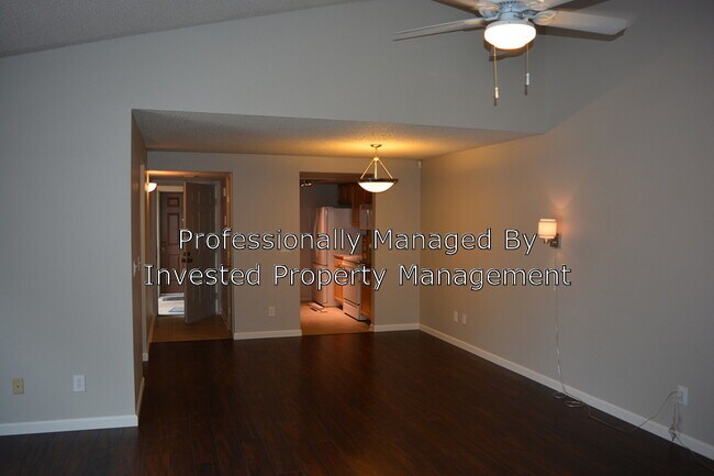Building Photo - 10243 E Peakview Ave