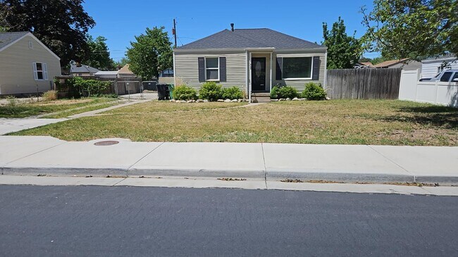 Foto del edificio - 6132 S Cedar St