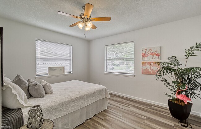 Building Photo - 3 br, 2 bath House - 835 15th Ave N