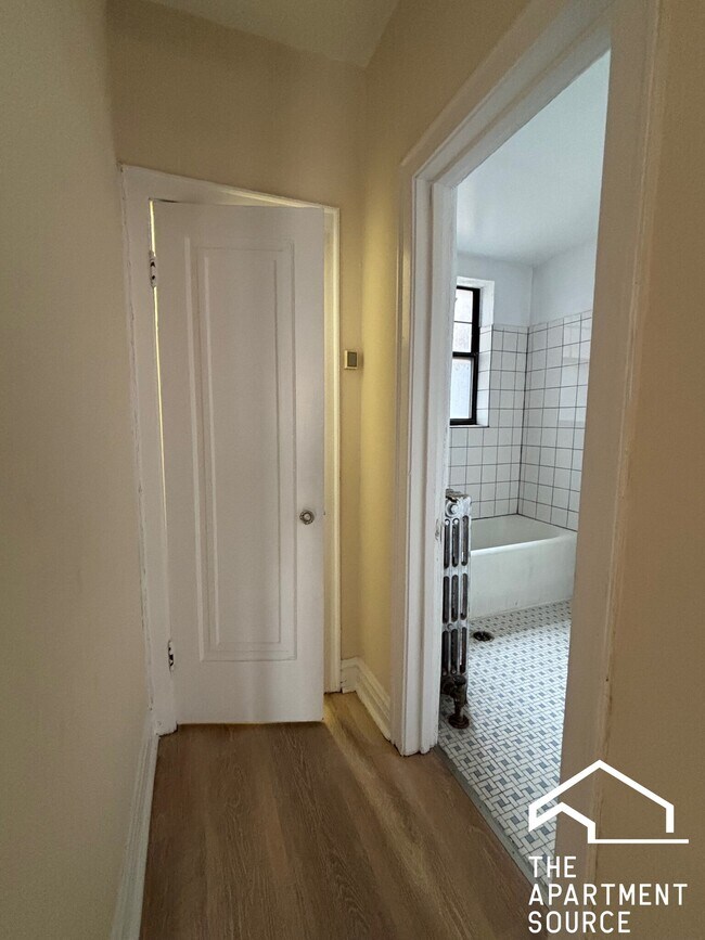 Foto del edificio - 4831 N Damen Ave