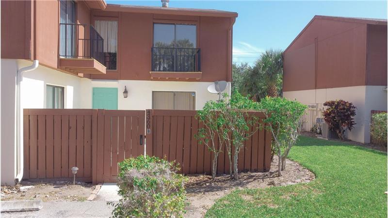 Primary Photo - 4360 Lilac St