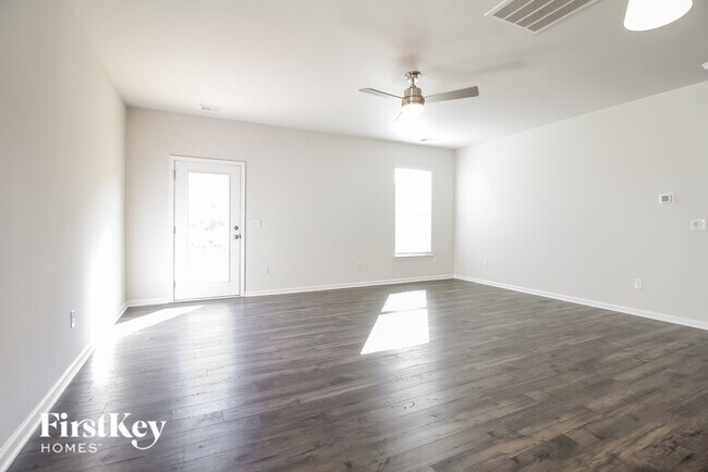Building Photo - 409 Stonefence Dr