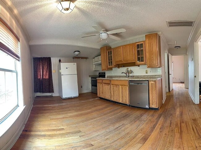 Building Photo - 110 Roadrunner Rd