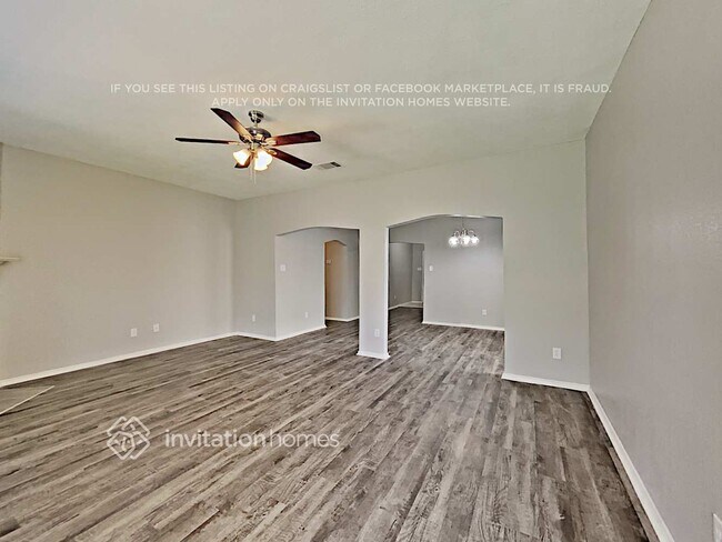 Building Photo - 421 Candlestick Trail