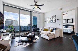 Building Photo - 200 Biscayne Blvd Way