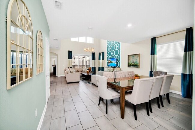 Foto del edificio - 2758BD  Dazzling 5BR Villa in Storey Lake ...