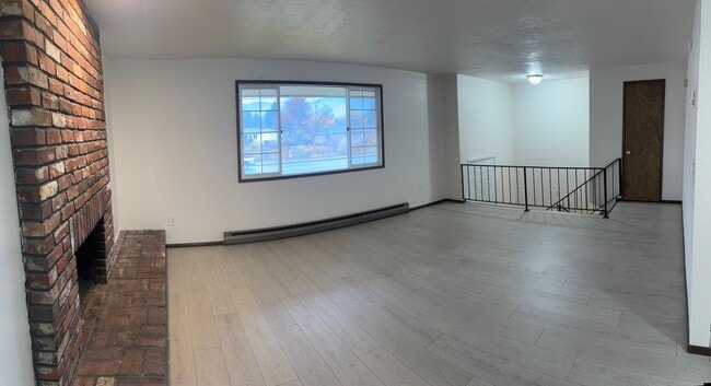 Building Photo - 1362