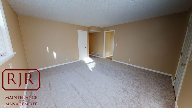 Building Photo - 312 W Ingals Ave