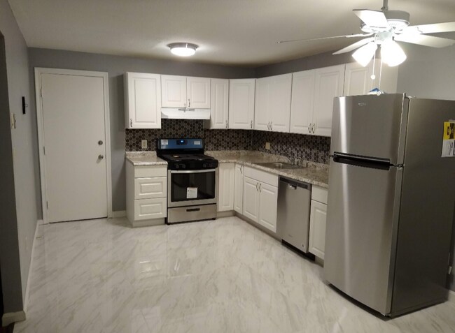 Foto del edificio - 8 Tiffany Rd