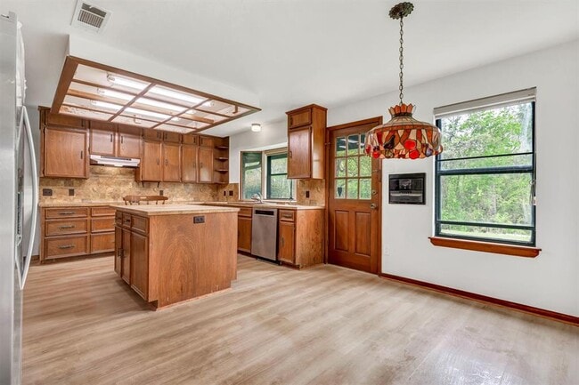 Building Photo - 1201 Co Rd 138