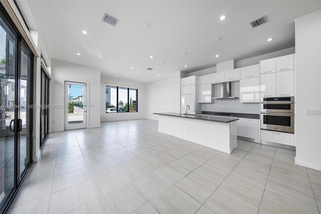 Foto del edificio - 8120 NW 43rd St