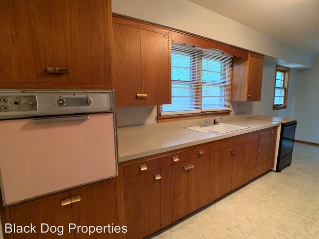 Building Photo - 4 br, 2 bath House - 2103 College Heights