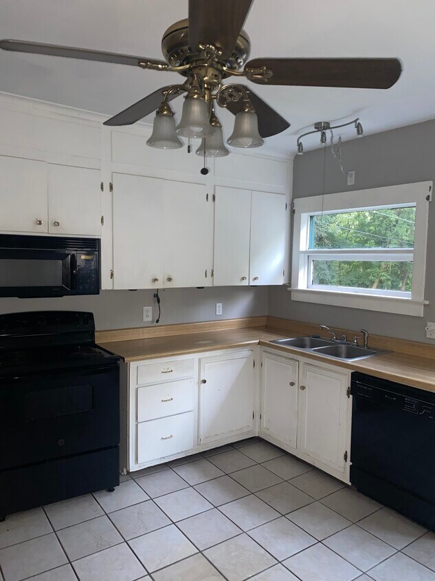 548 Regan Pl, Scranton, PA 18505 House Rental in Scranton, PA