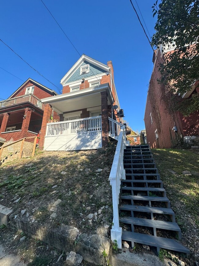 Building Photo - 2326 Flora St