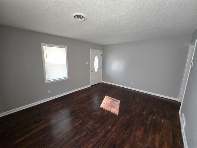 Foto del edificio - 204 Greenlaw Ave