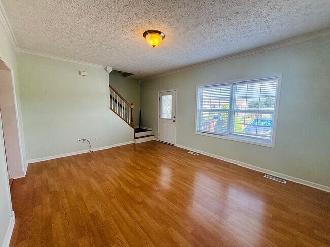 Foto del edificio - 1626 Providence Blvd NW