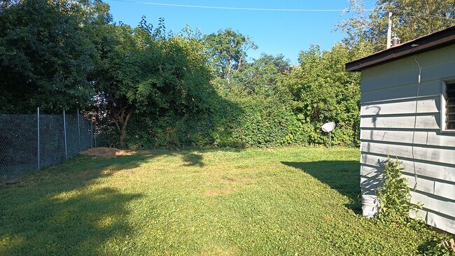 ¡Patio - 270 N Hemlock Ave