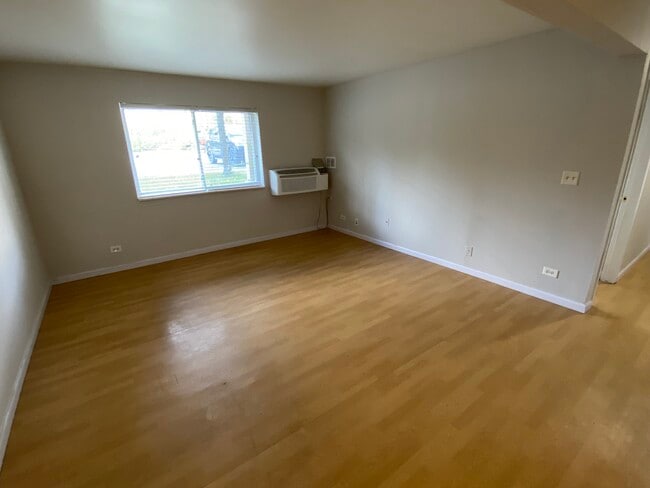 Building Photo - Wauconda Park Apartments