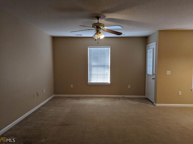 Building Photo - 1014 Towne Park Dr W