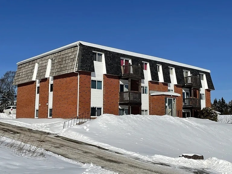 Primary Photo - Bright and Airy 2-Bedroom in a Quiet, Conv...