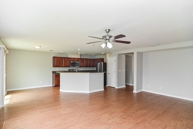 Building Photo - 2284 Brian Lakes Dr E