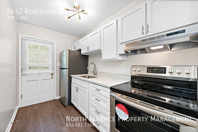 Building Photo - Freshly Renovated, Welcoming 1BR Apt - In ...