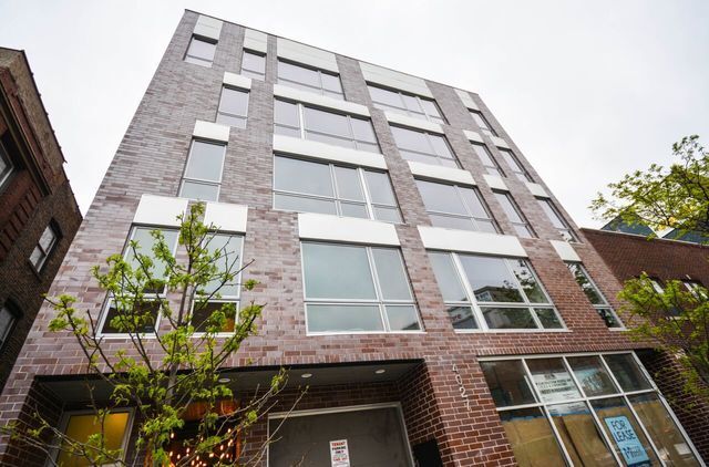 Foto principal - 4027 N Broadway