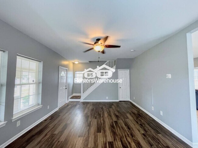 Foto del edificio - 227 Woodview Ave